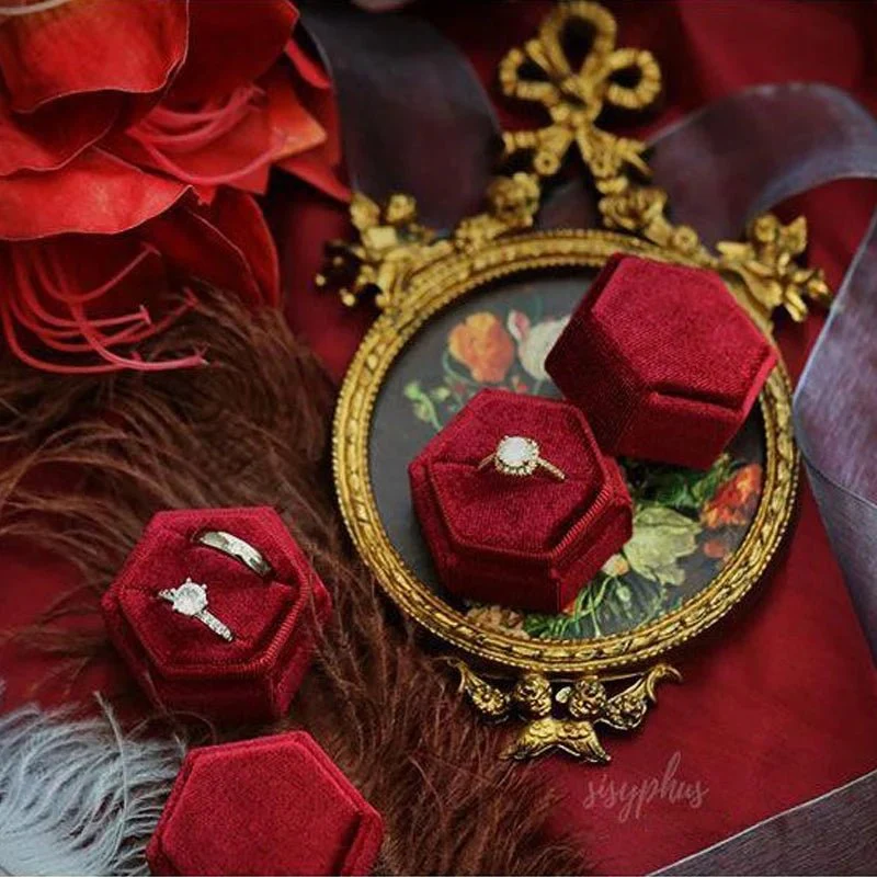 Gwendolyn Double Ring Box - Image 16